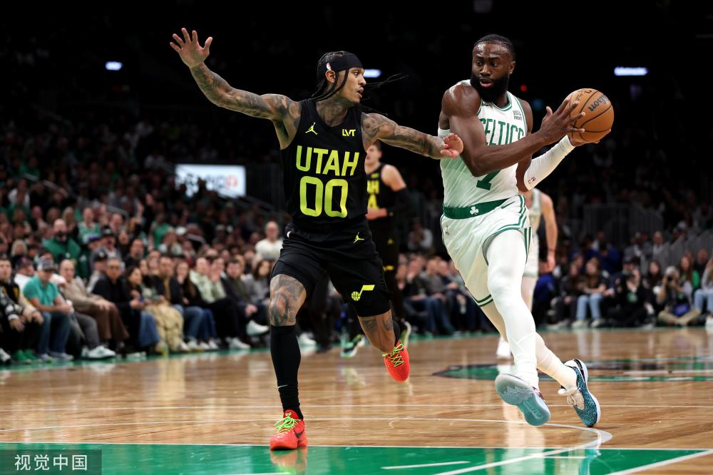 粉丝观摩并 粉丝观摩并