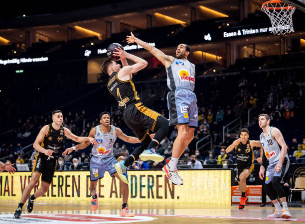 球队战术与 球队战术与